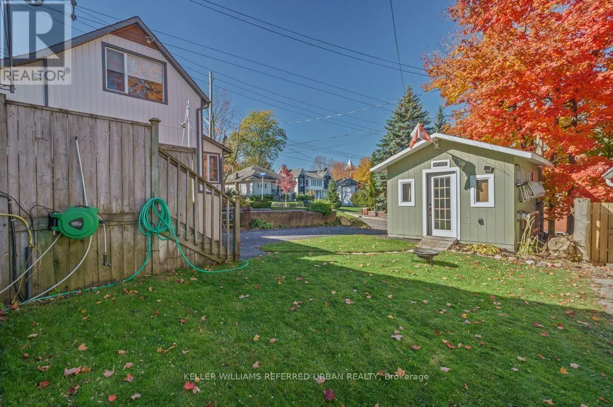 558 ELIZABETH STREET