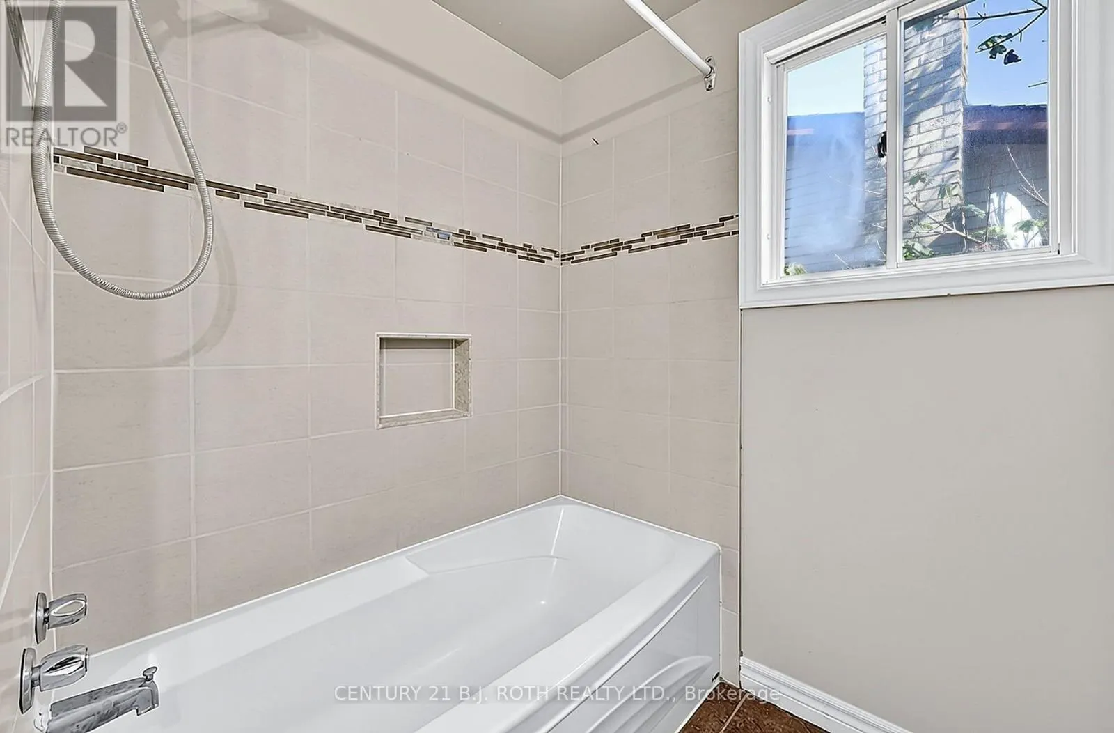 34 HICKLING TRAIL
