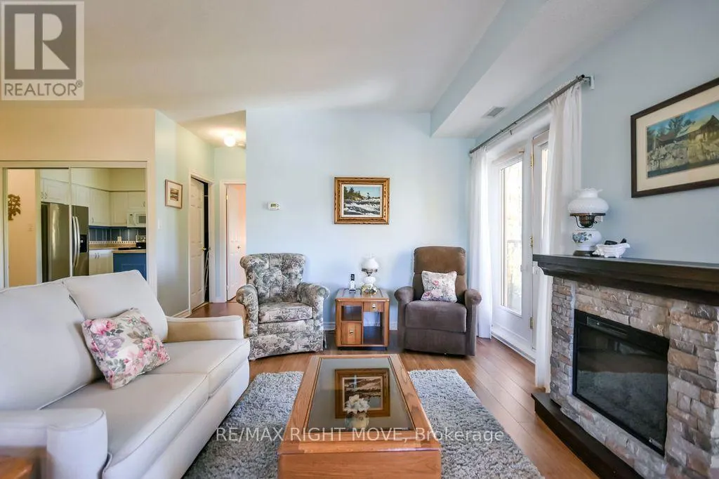 UNIT 302 - 9 WESTMOUNT DRIVE S