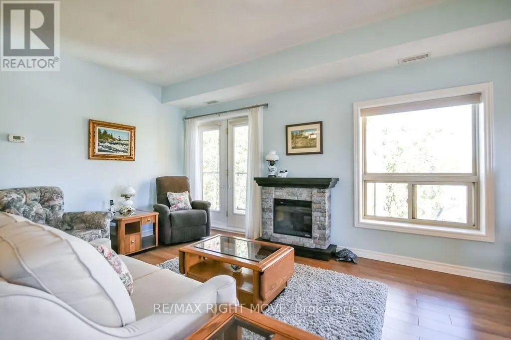 UNIT 302 - 9 WESTMOUNT DRIVE S