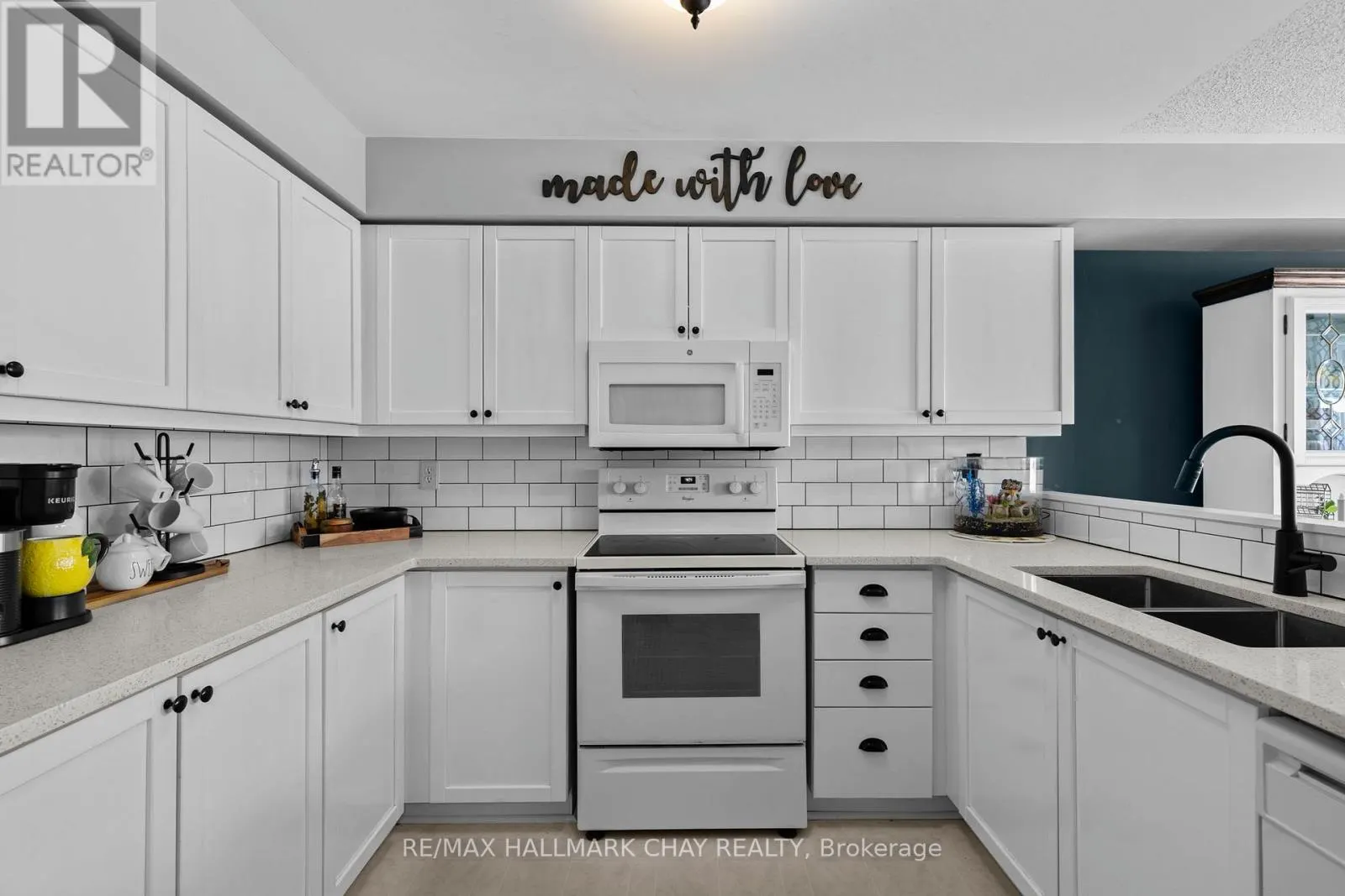 38 - 430 MAPLEVIEW DRIVE E