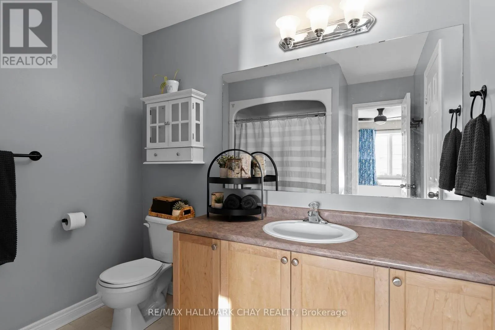 38 - 430 MAPLEVIEW DRIVE E