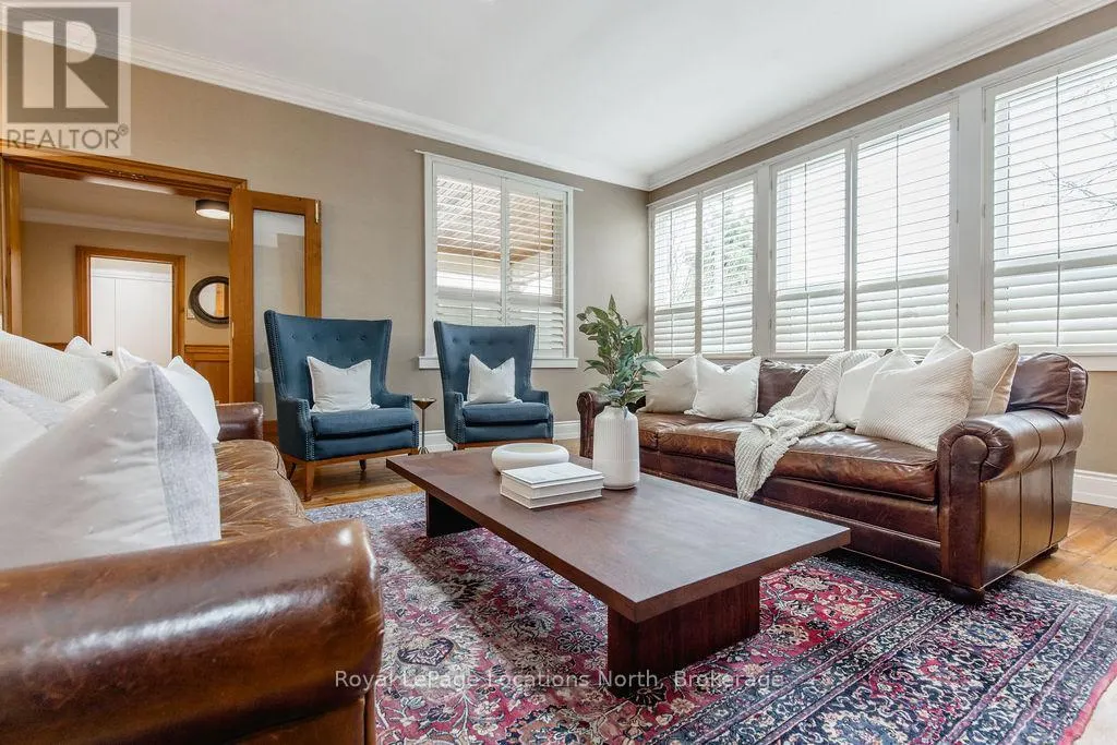 795853 GREY 19 ROAD
