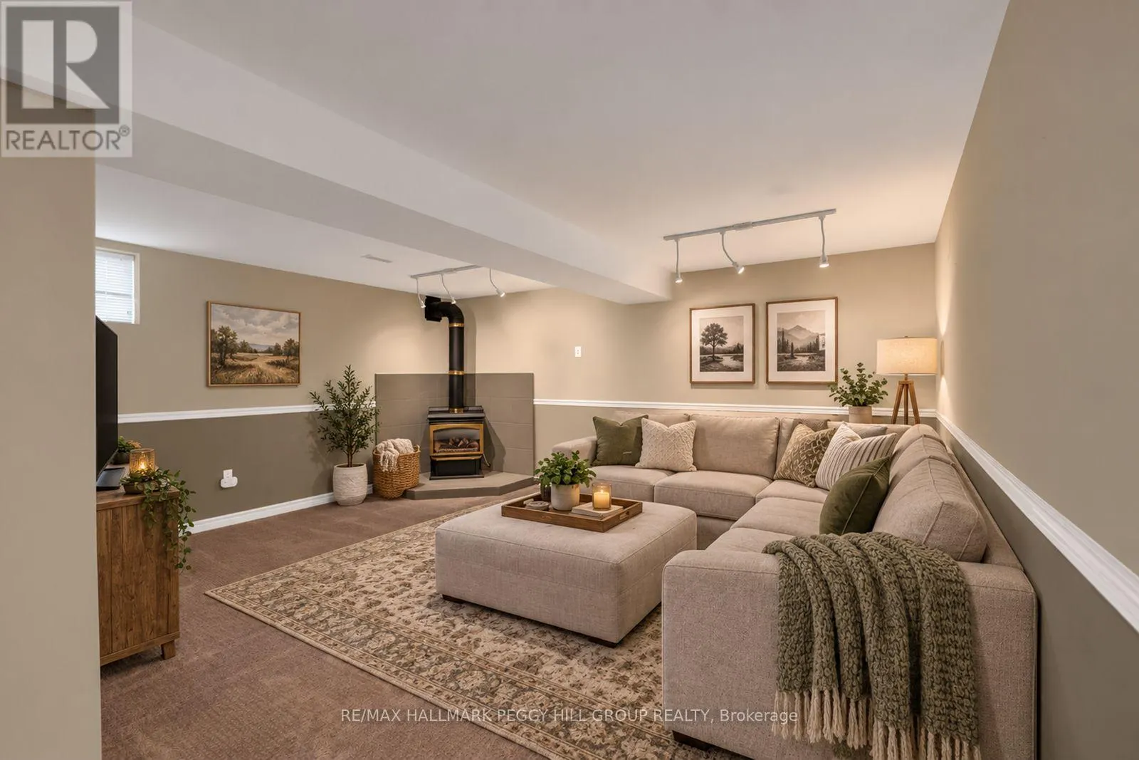 2 BROWN WOOD DRIVE