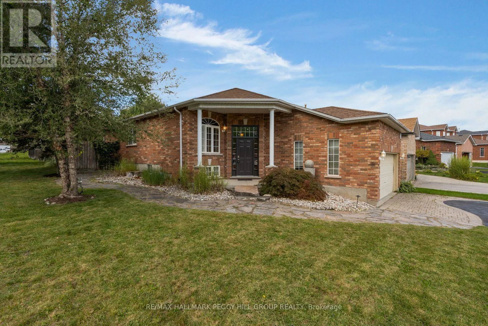 2 BROWN WOOD DRIVE