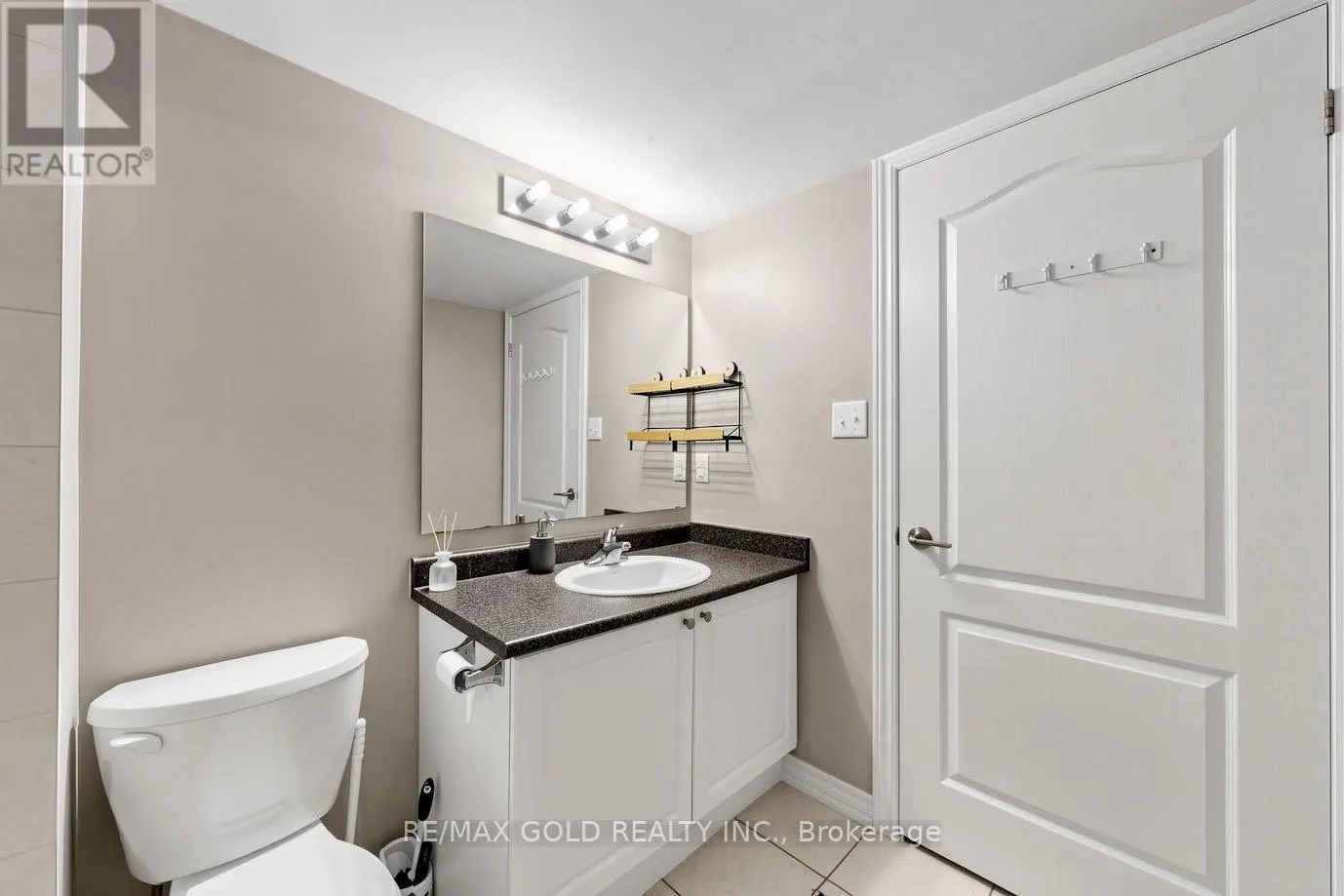 9 - 57 FERNDALE DRIVE S