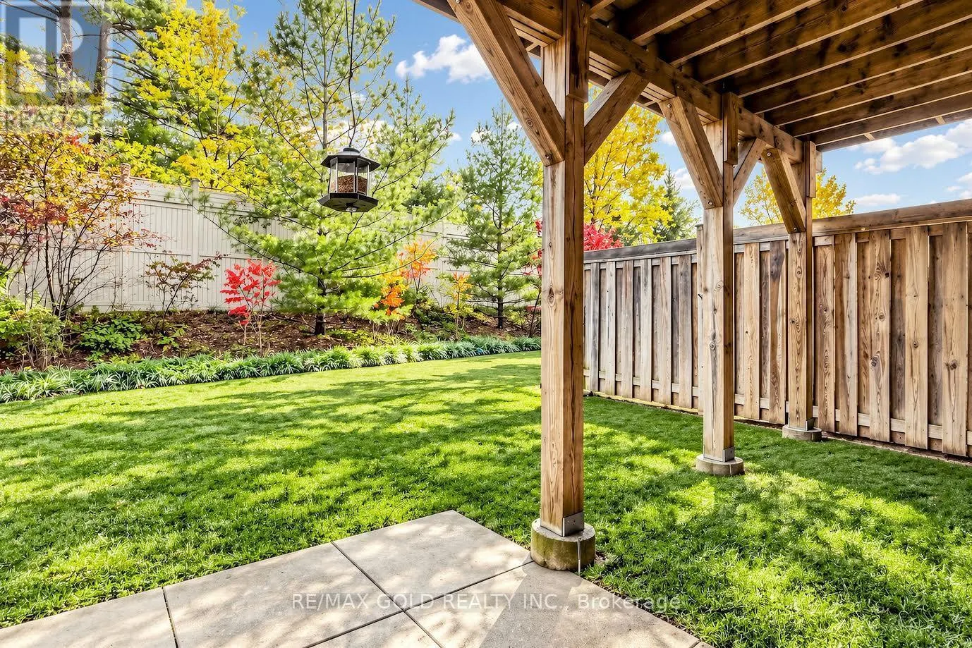 9 - 57 FERNDALE DRIVE S