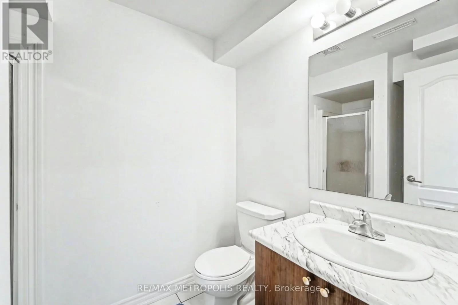 57 - 25 SOUTHWOODS CRESCENT