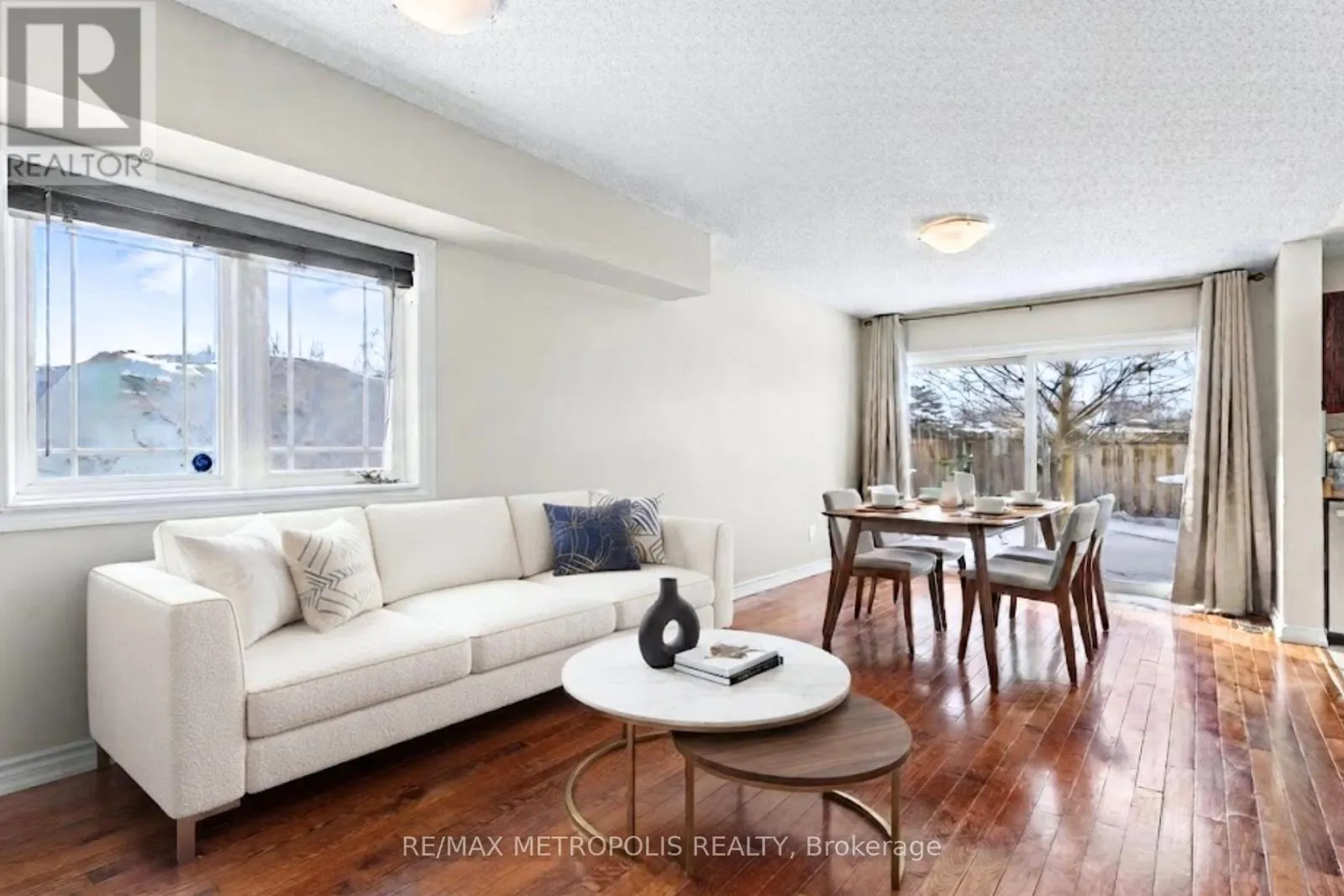 57 - 25 SOUTHWOODS CRESCENT