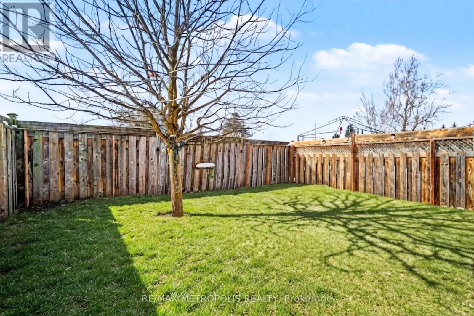 57 - 25 SOUTHWOODS CRESCENT