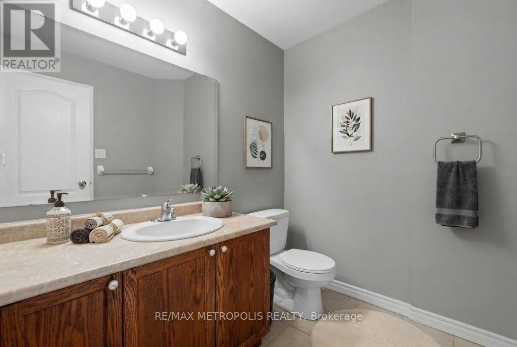 57 - 25 SOUTHWOODS CRESCENT