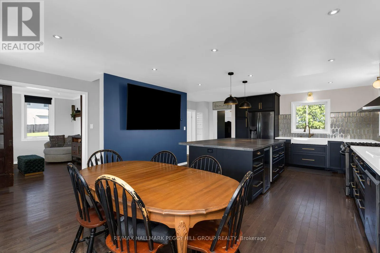 312 LAFONTAINE ROAD W