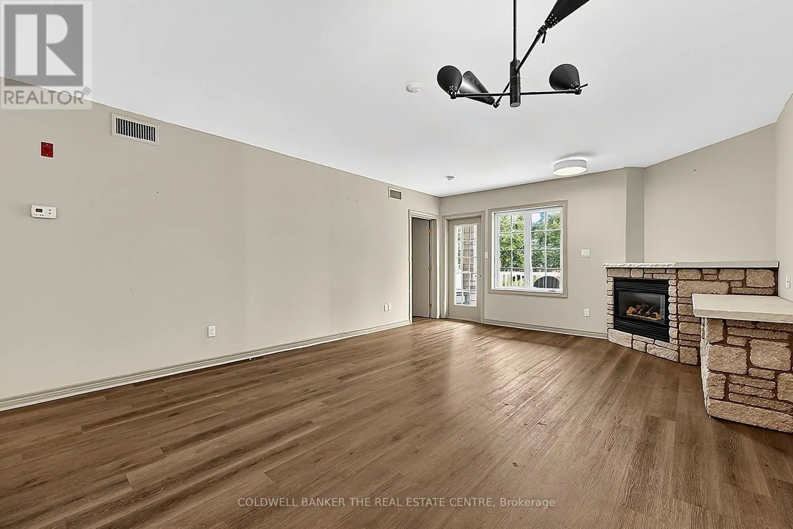 2094-2095 - 90 HIGHLAND DRIVE