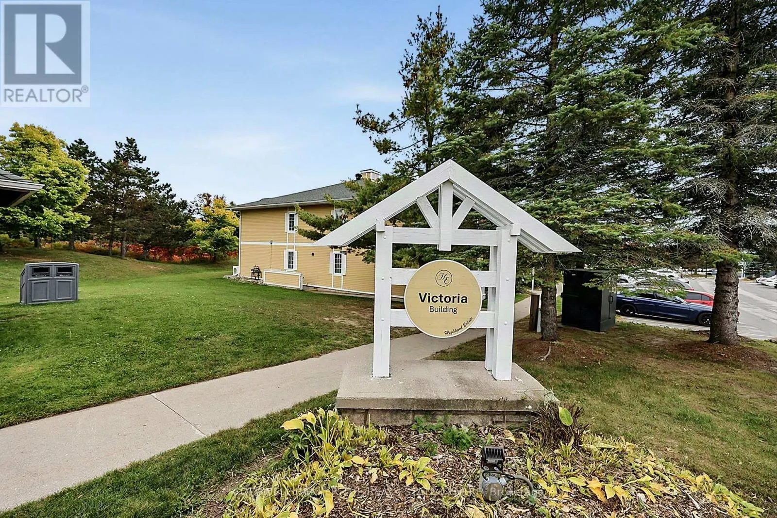 2094-2095 - 90 HIGHLAND DRIVE