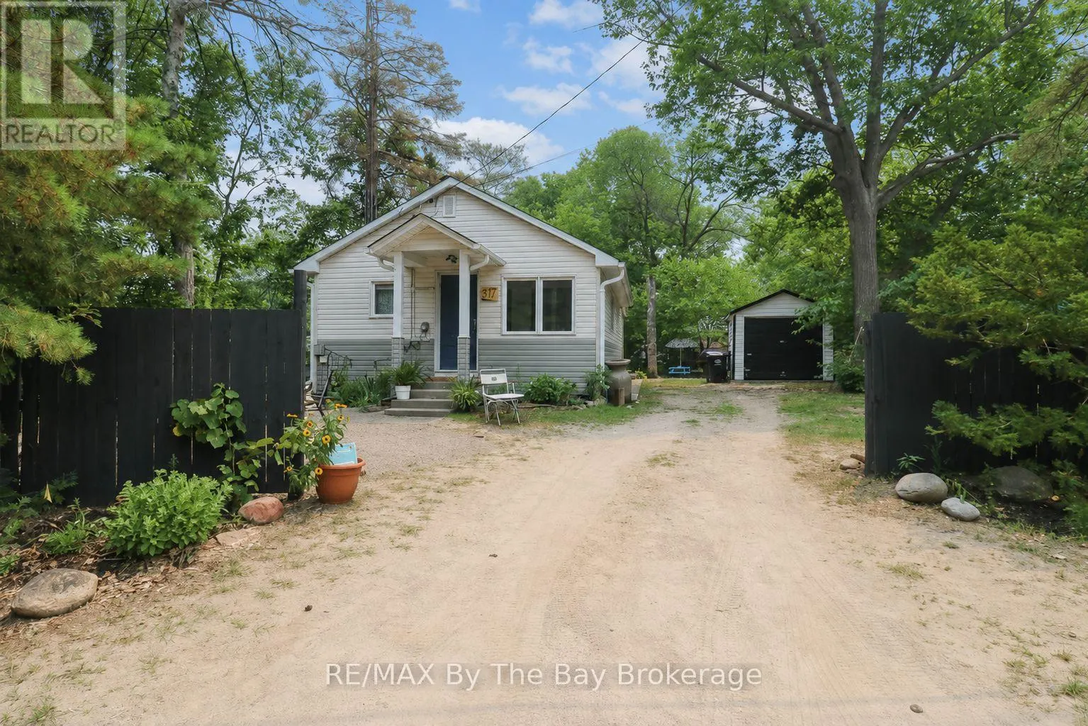 217 DUNKERRON AVENUE