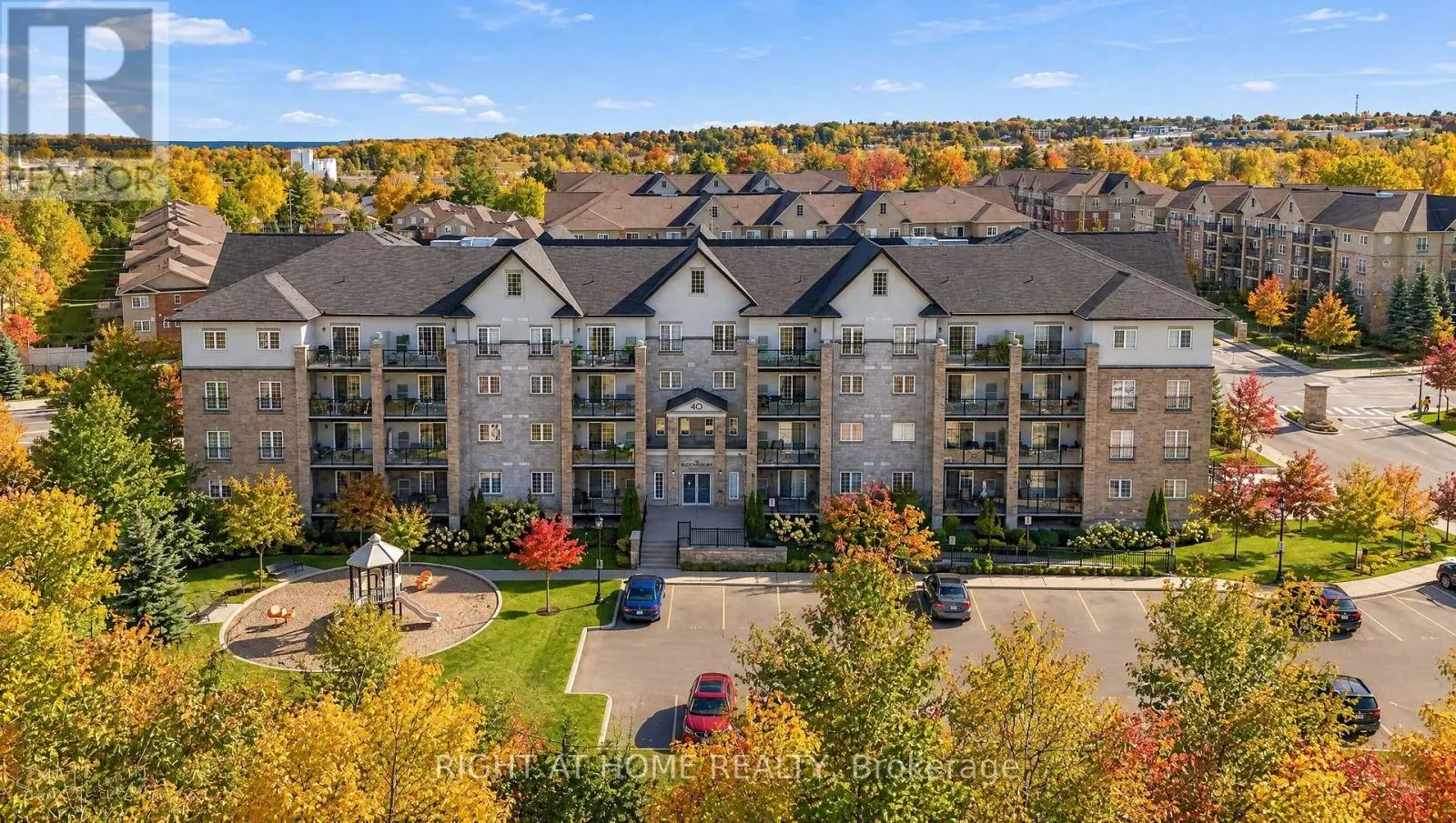 408 - 40 FERNDALE DRIVE S