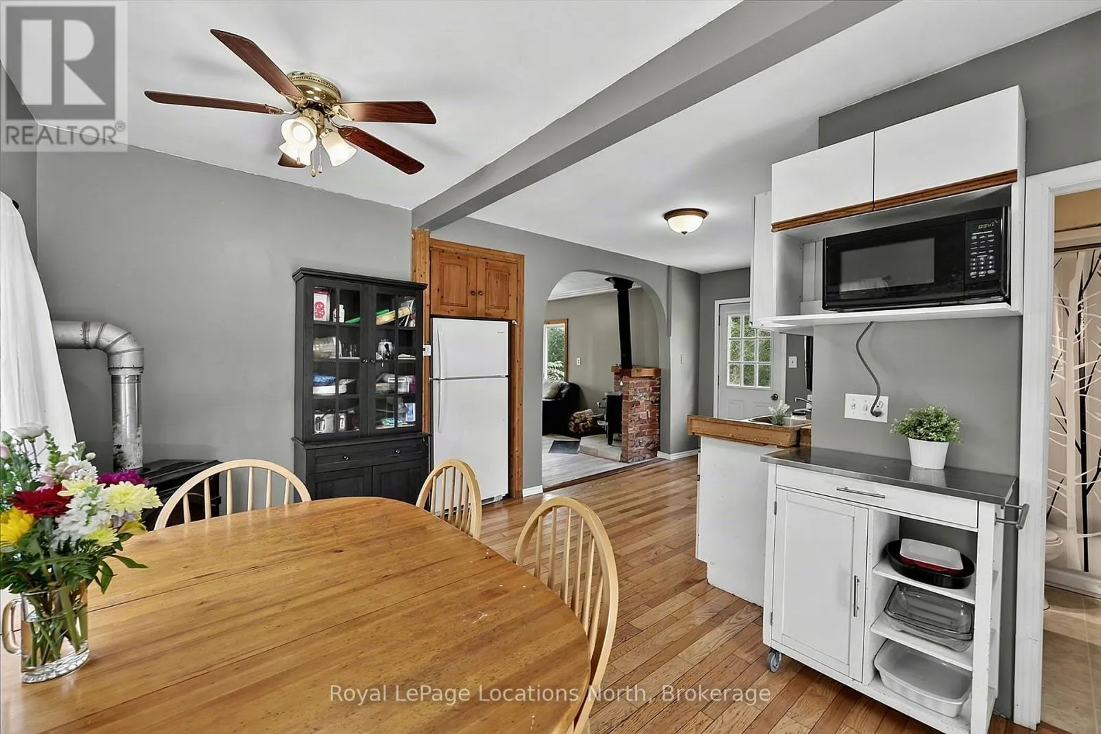 9031 BEACHWOOD ROAD