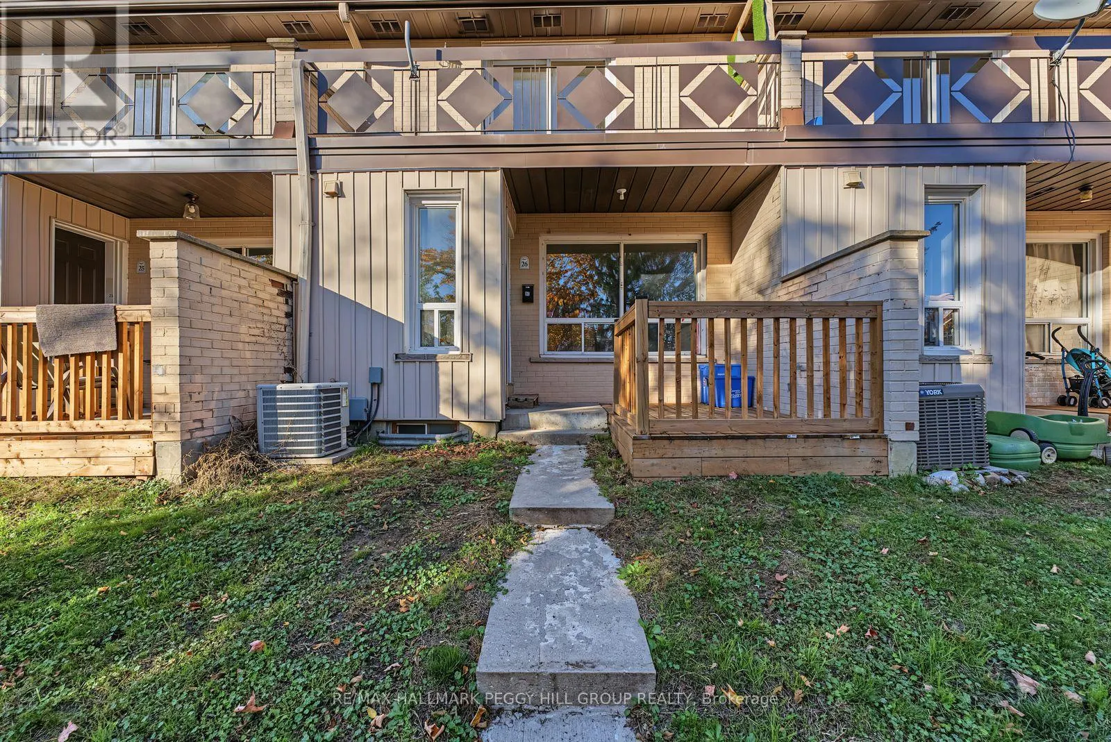 26 - 275 BLAKE STREET