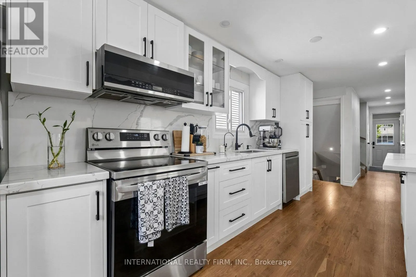 206 HICKLING TRAIL