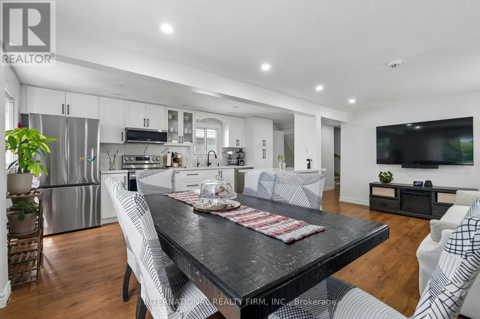 206 HICKLING TRAIL