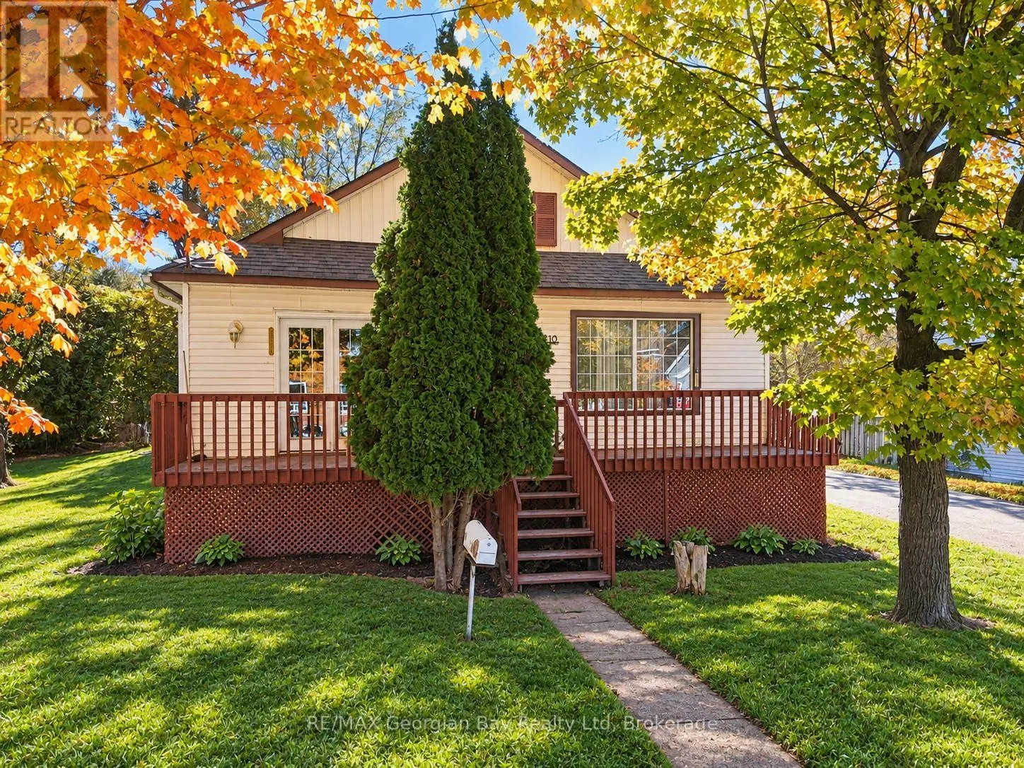18 BROCK STREET