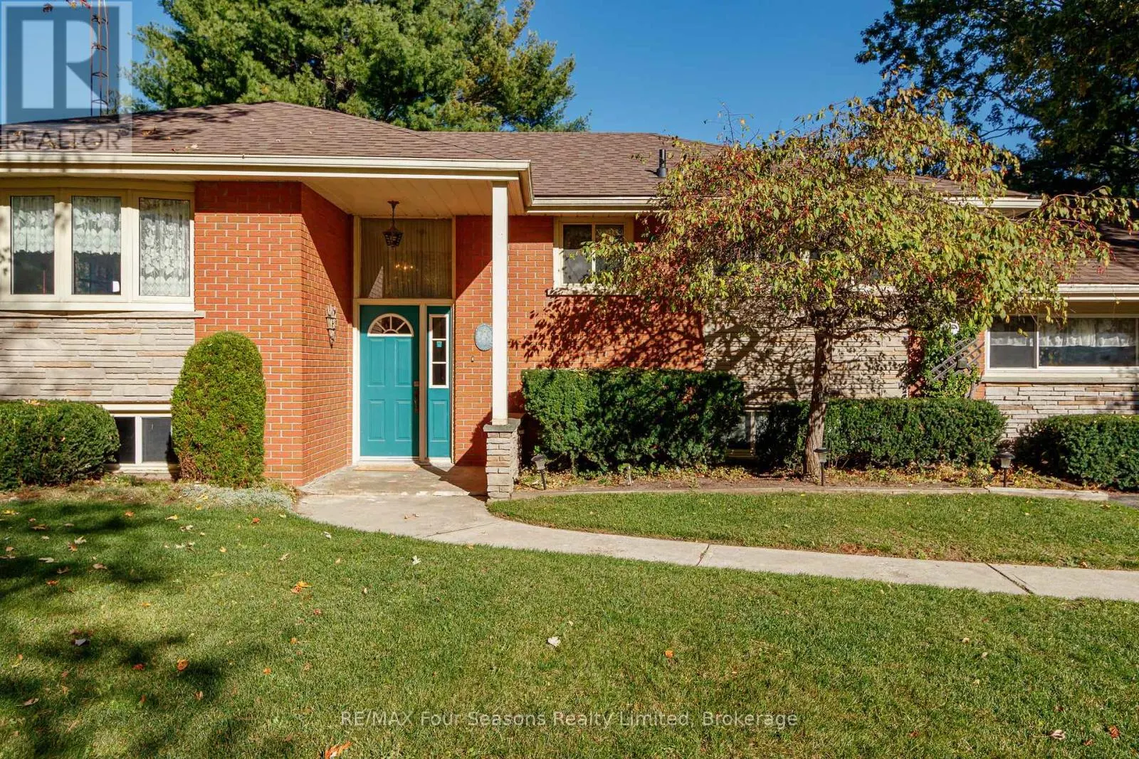 26 LOCKE AVENUE