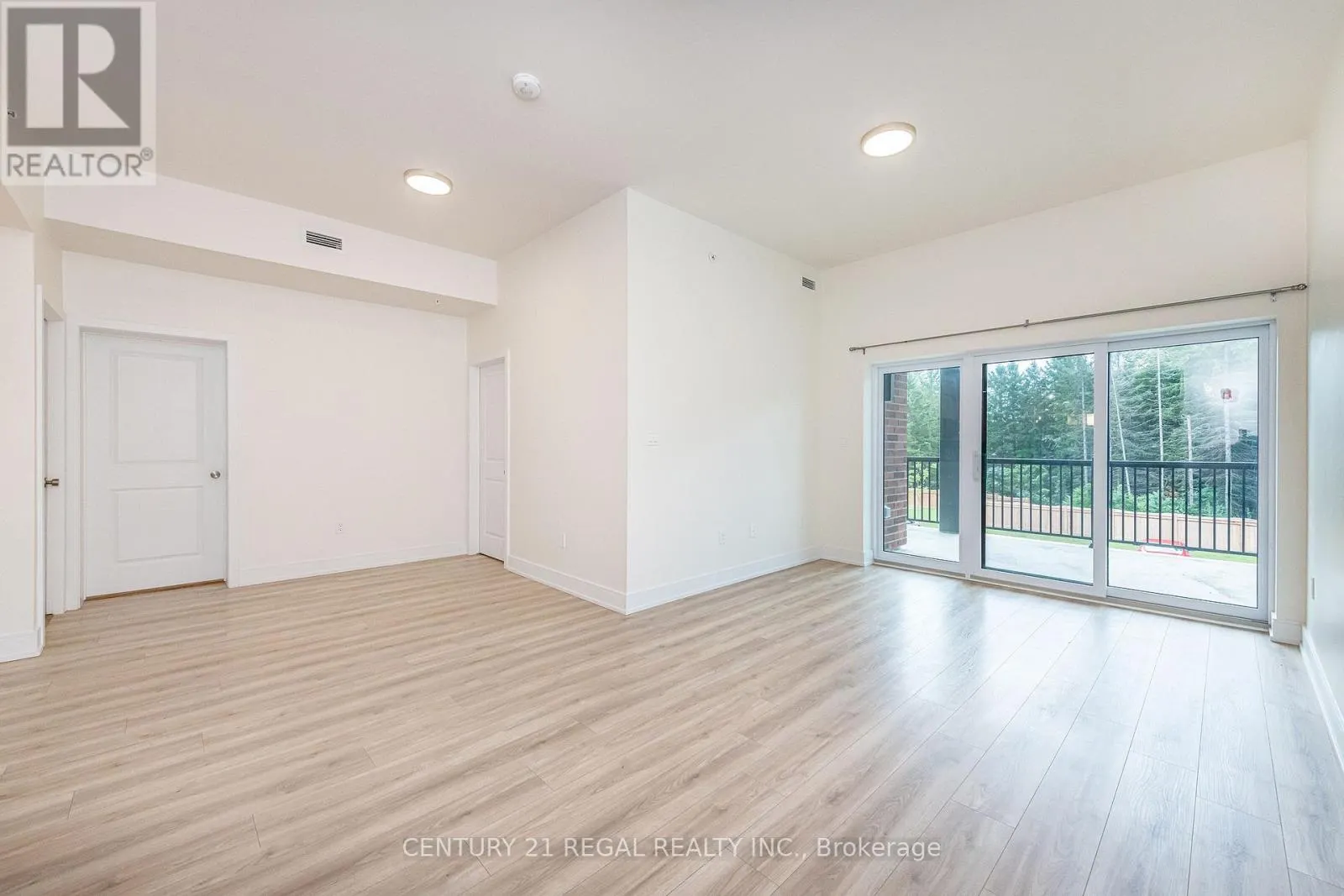 UNIT 205 - 121 MARY STREET