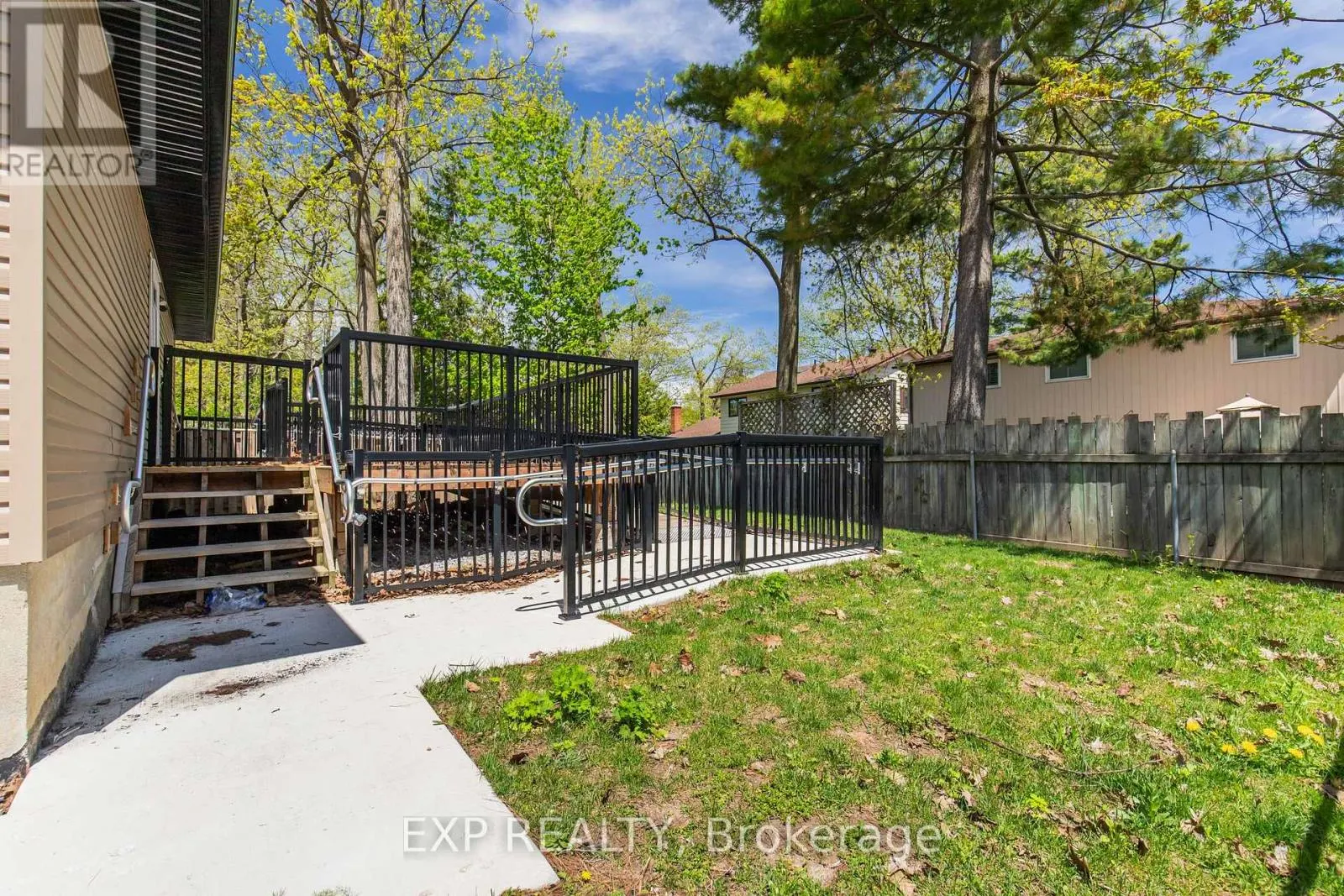 1 - 263 ANNE STREET N