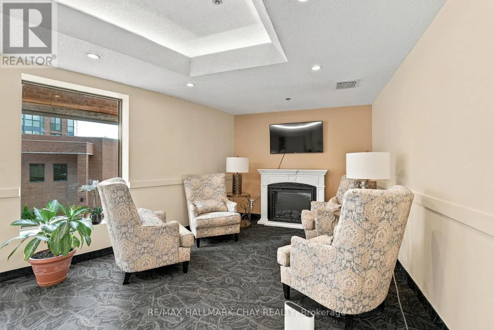 710 - 150 DUNLOP STREET E