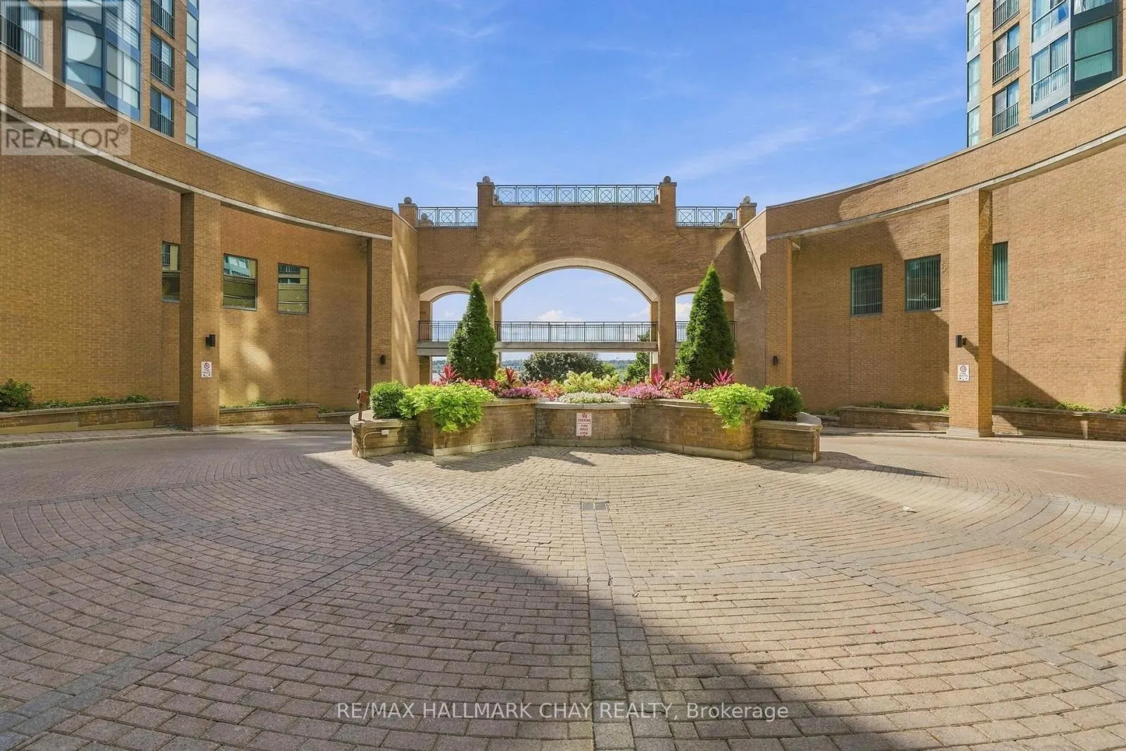 710 - 150 DUNLOP STREET E