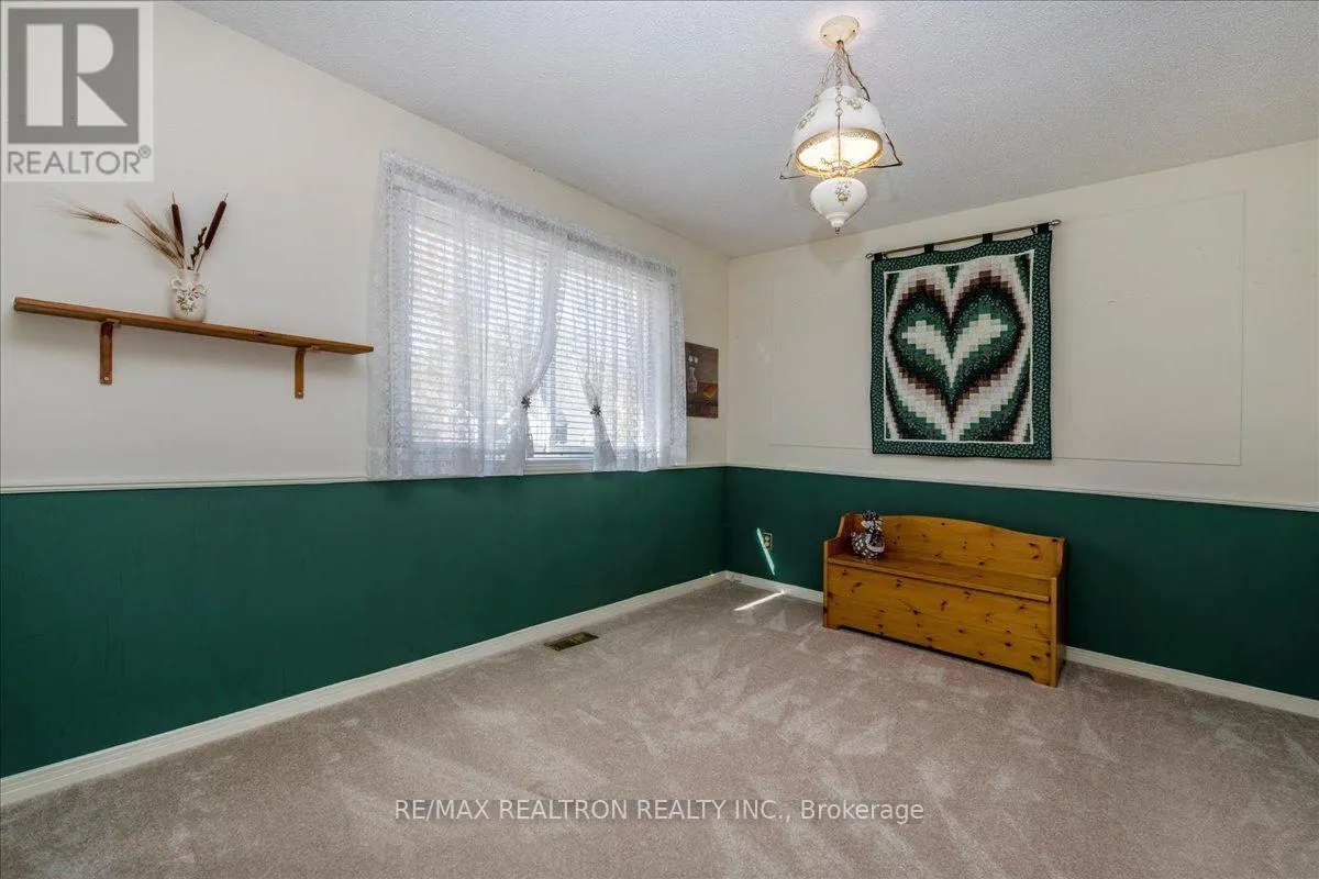 39 GRANDVIEW CRESCENT
