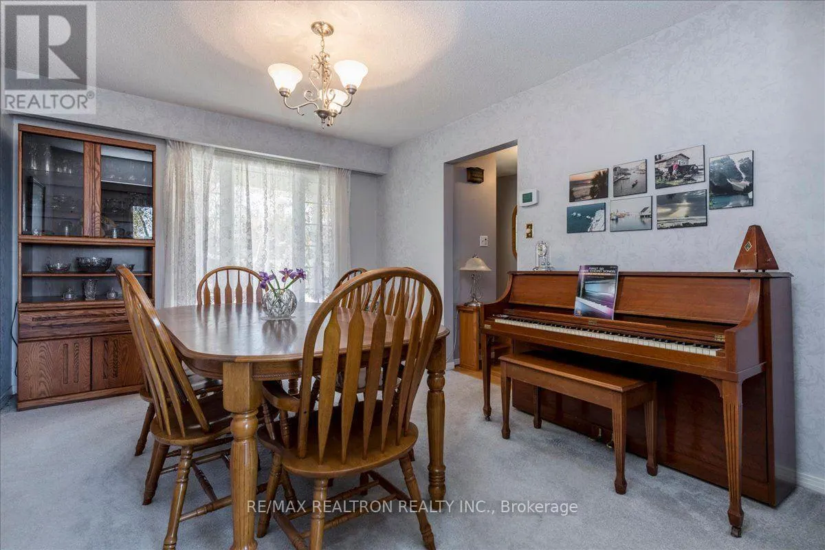 39 GRANDVIEW CRESCENT