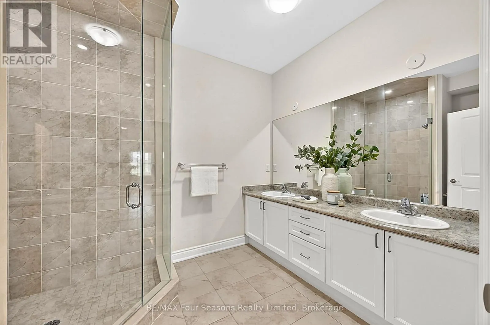 100 KARI CRESCENT