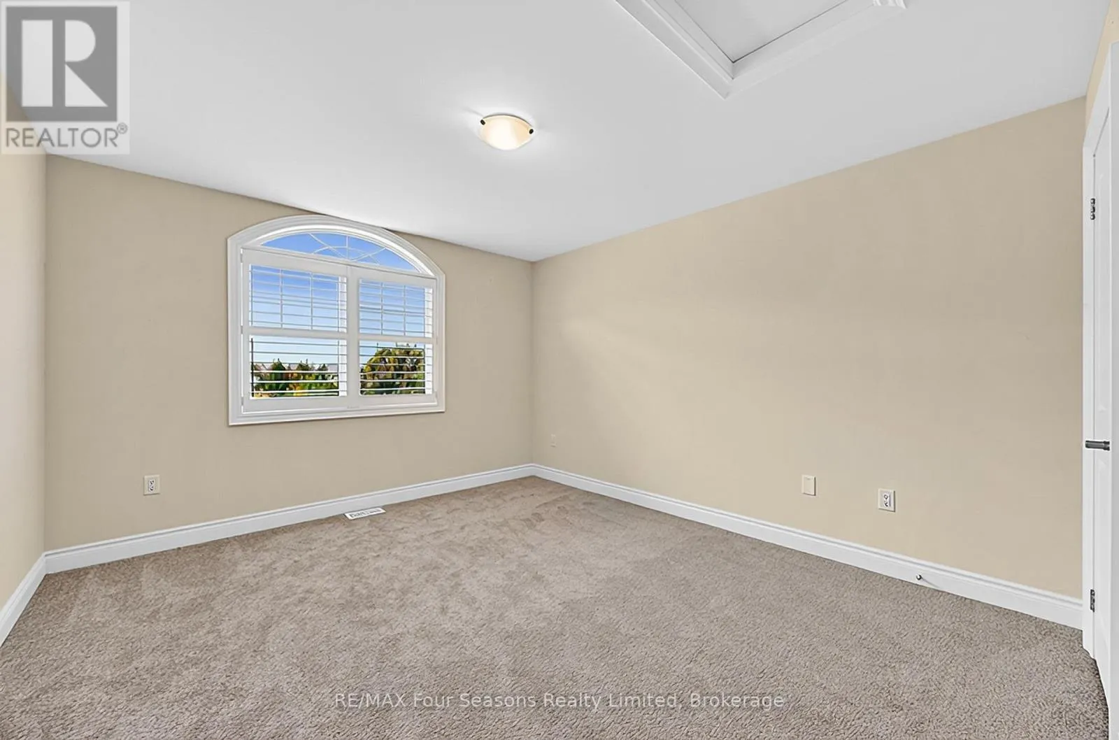 100 KARI CRESCENT