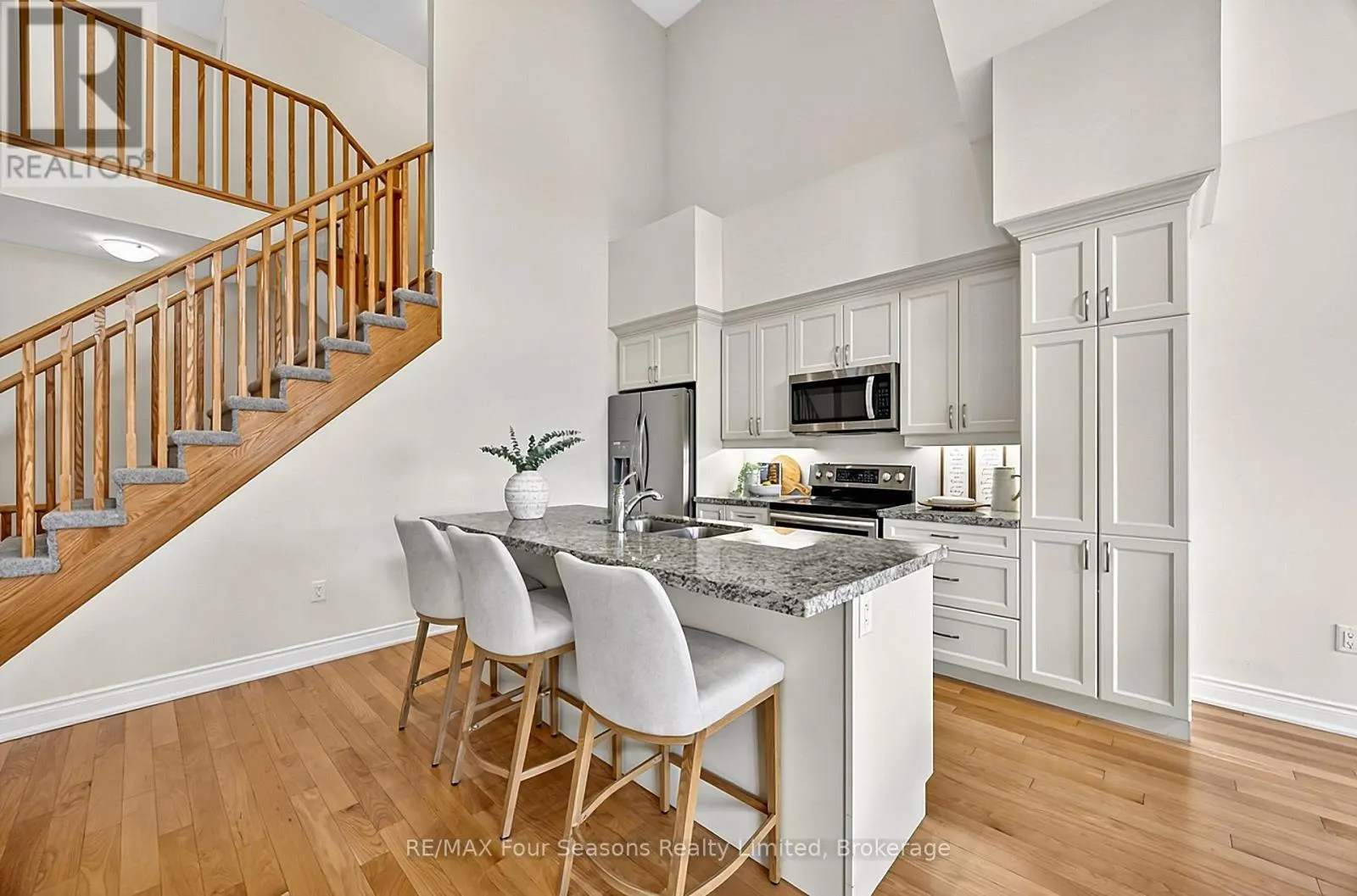 100 KARI CRESCENT