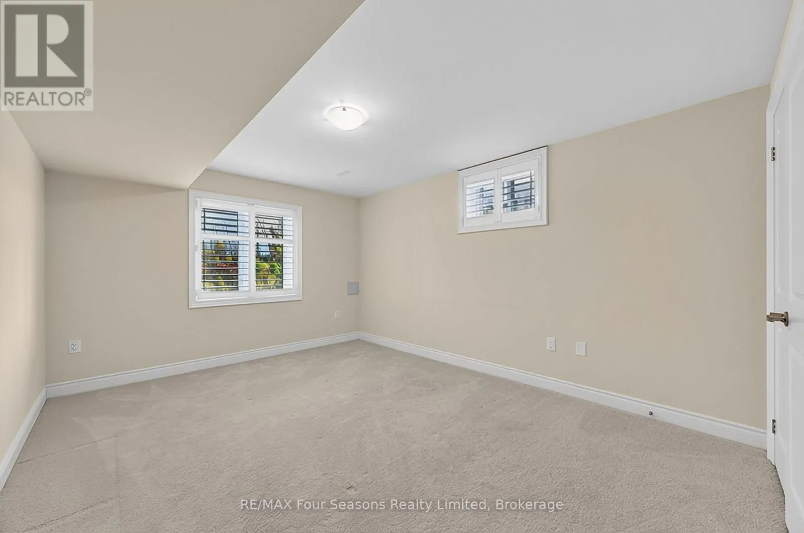 100 KARI CRESCENT