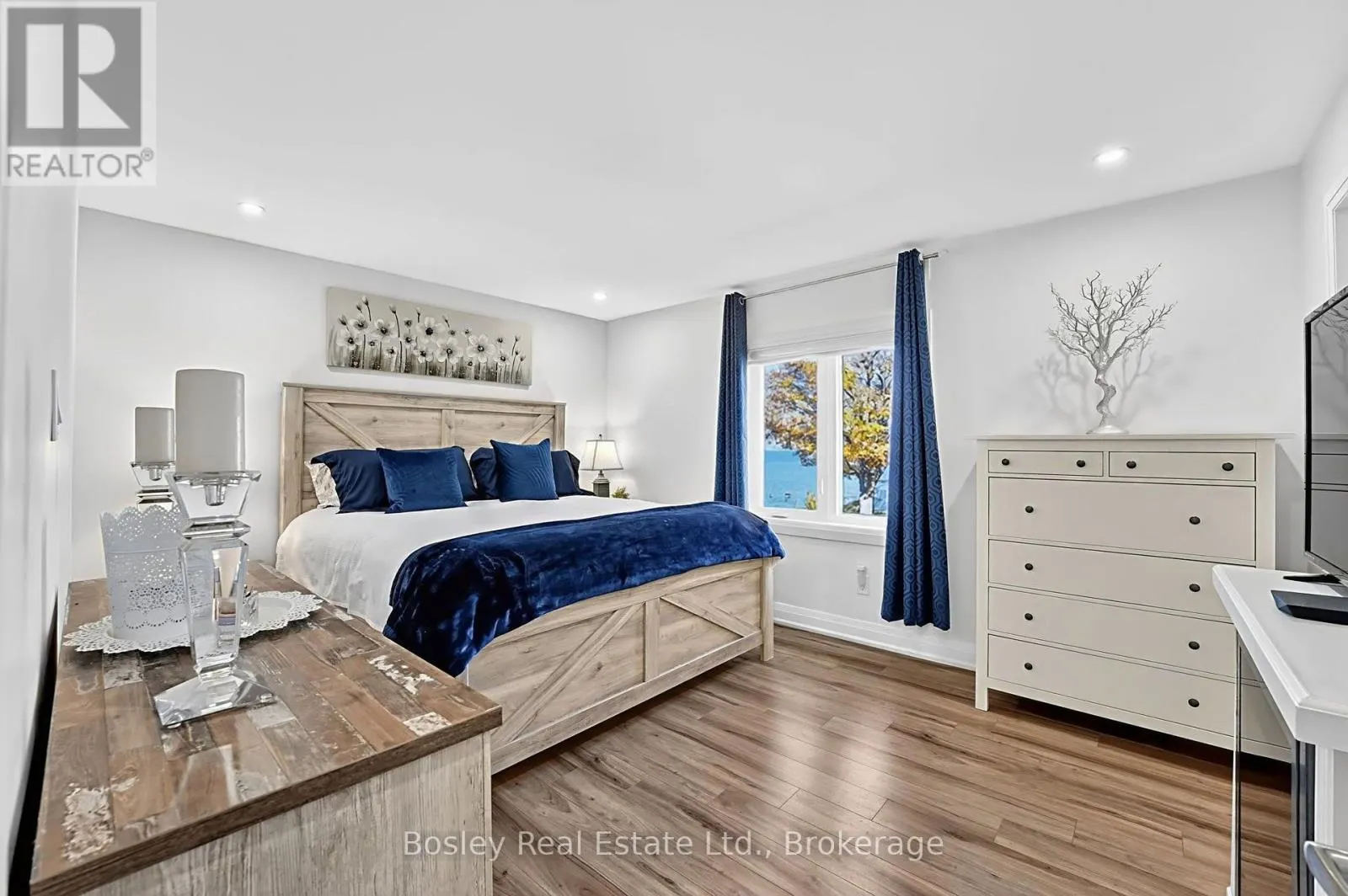 42 ROBINS POINT ROAD