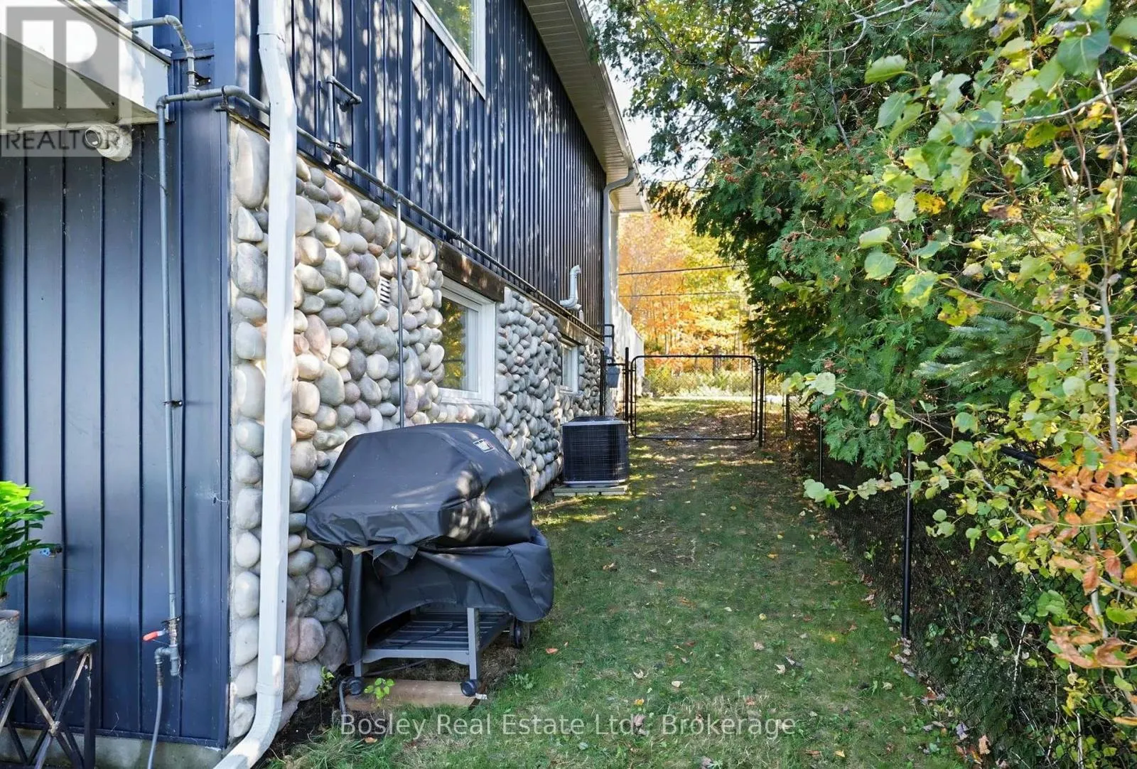 42 ROBINS POINT ROAD