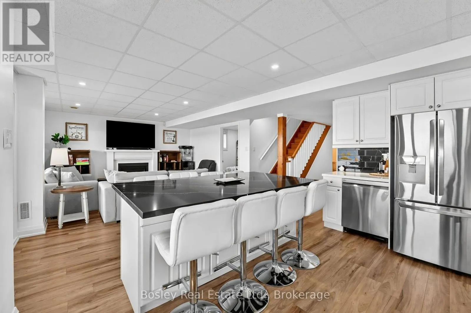 42 ROBINS POINT ROAD