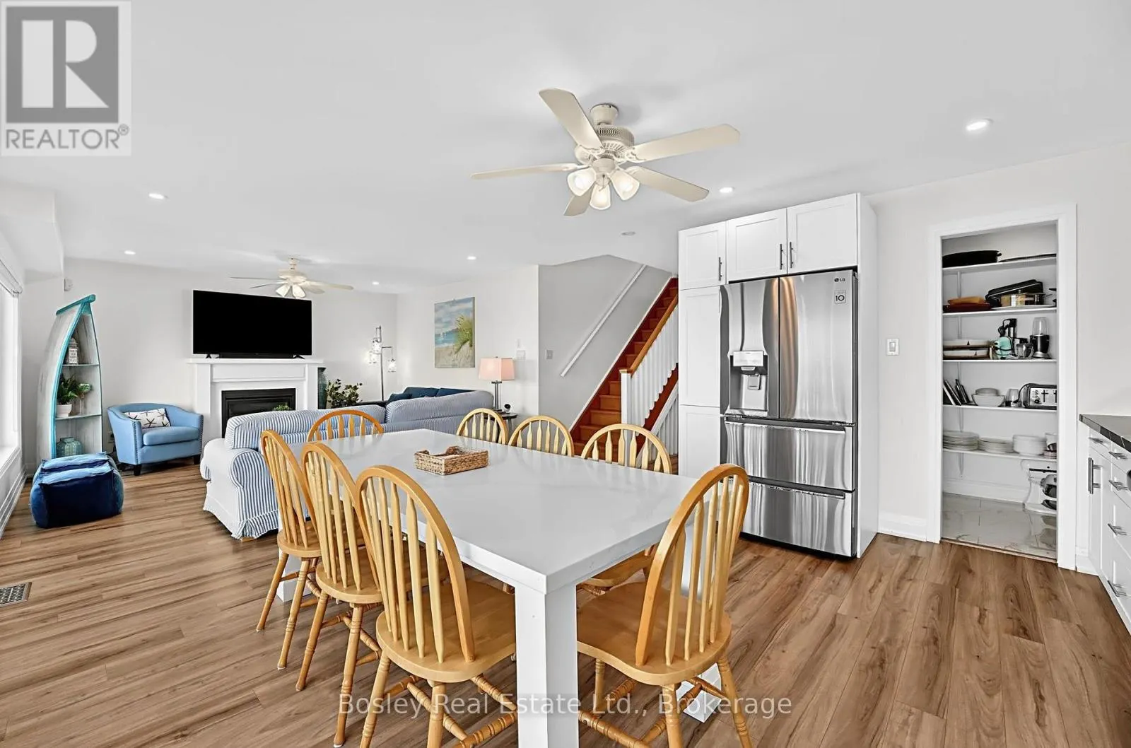 42 ROBINS POINT ROAD