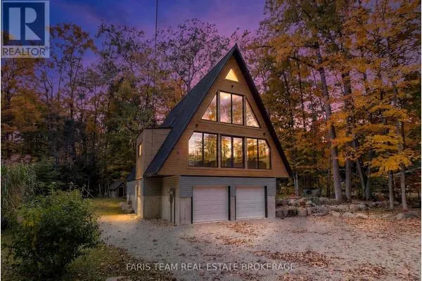 1490 CHAMPLAIN ROAD