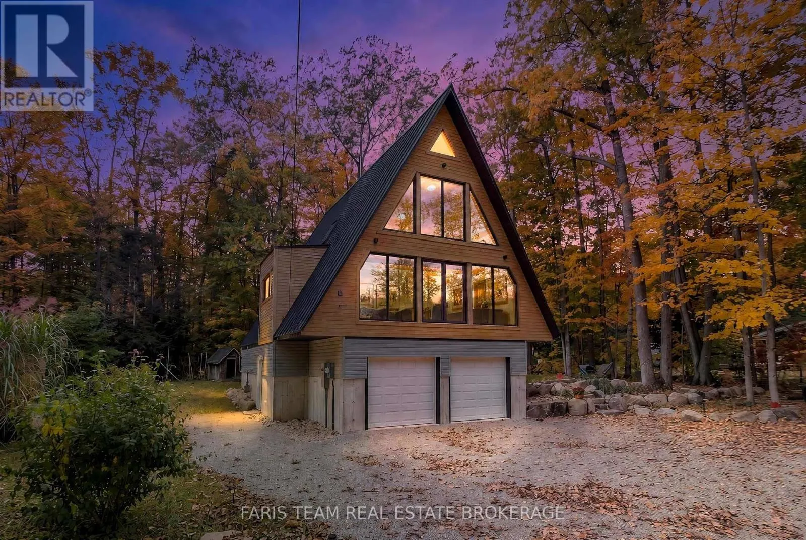 1490 CHAMPLAIN ROAD