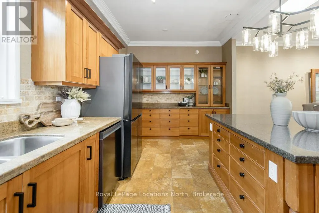 795853 GREY 19 ROAD