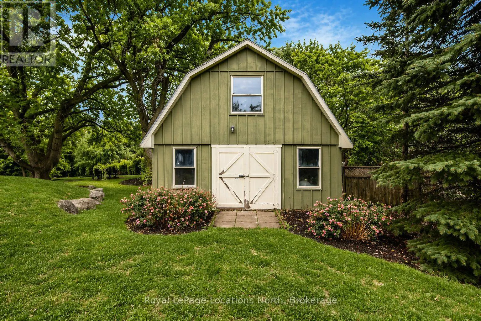 795853 GREY 19 ROAD