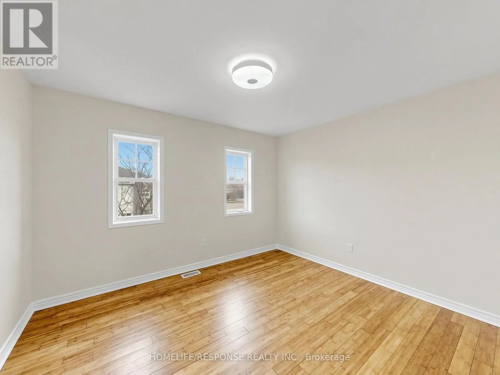 32 - 800 WEST RIDGE BOULEVARD