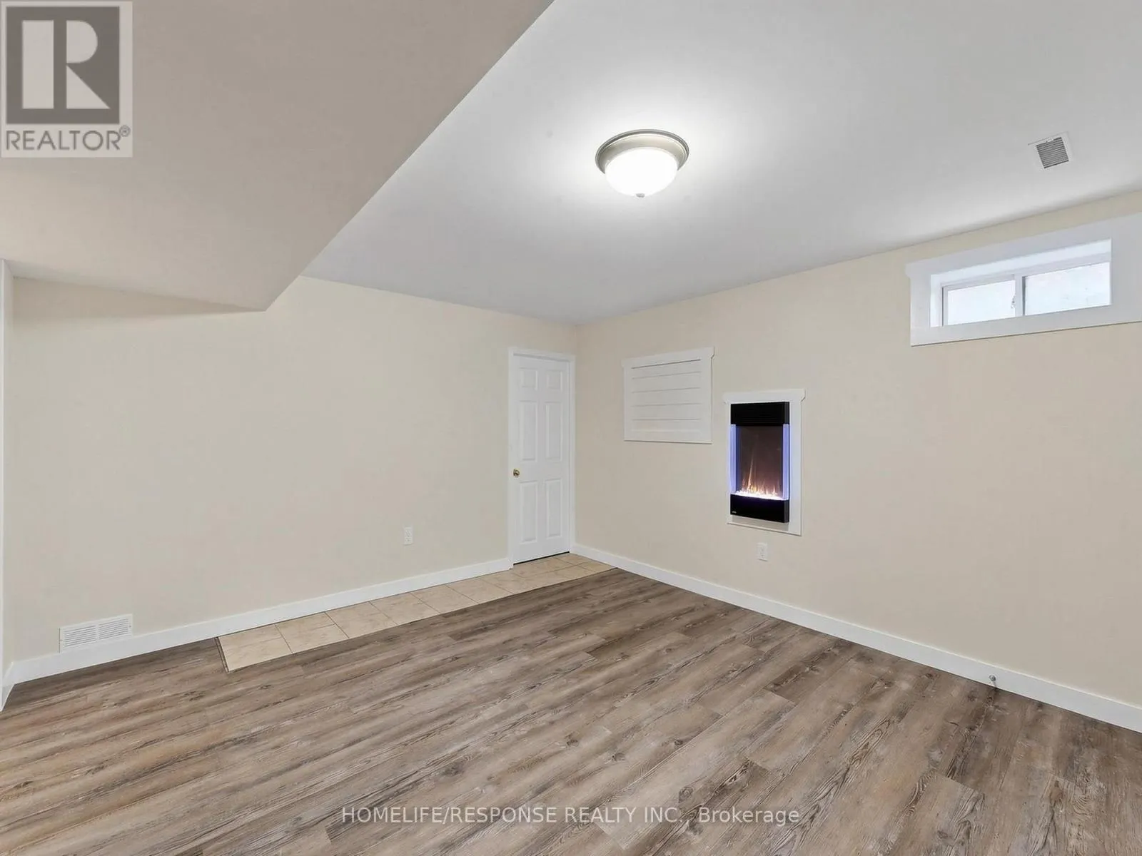 32 - 800 WEST RIDGE BOULEVARD