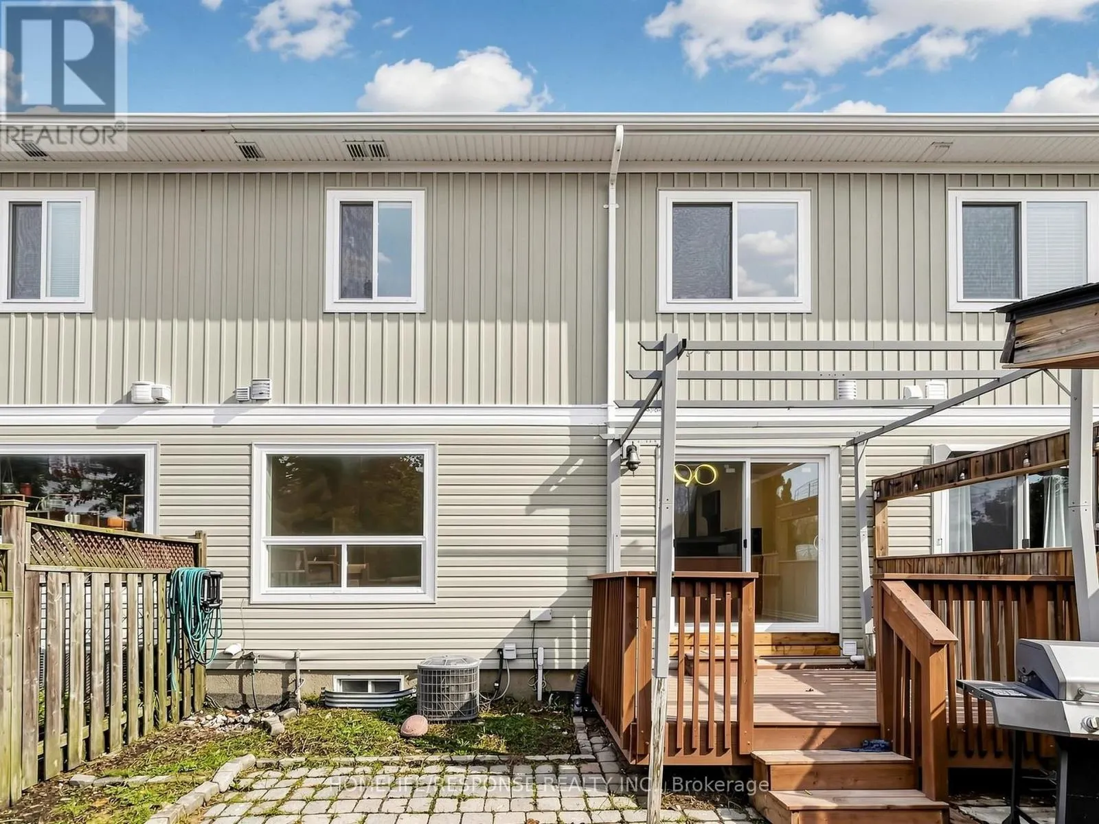 32 - 800 WEST RIDGE BOULEVARD