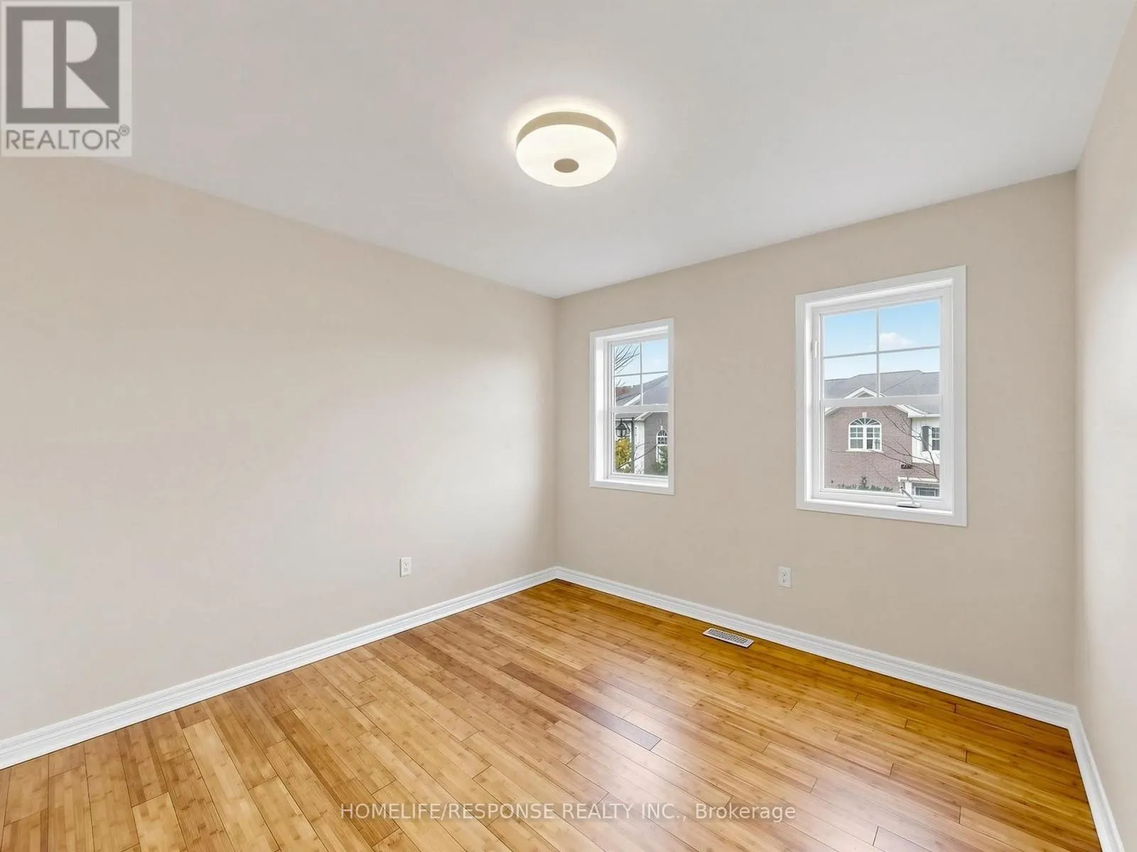 32 - 800 WEST RIDGE BOULEVARD