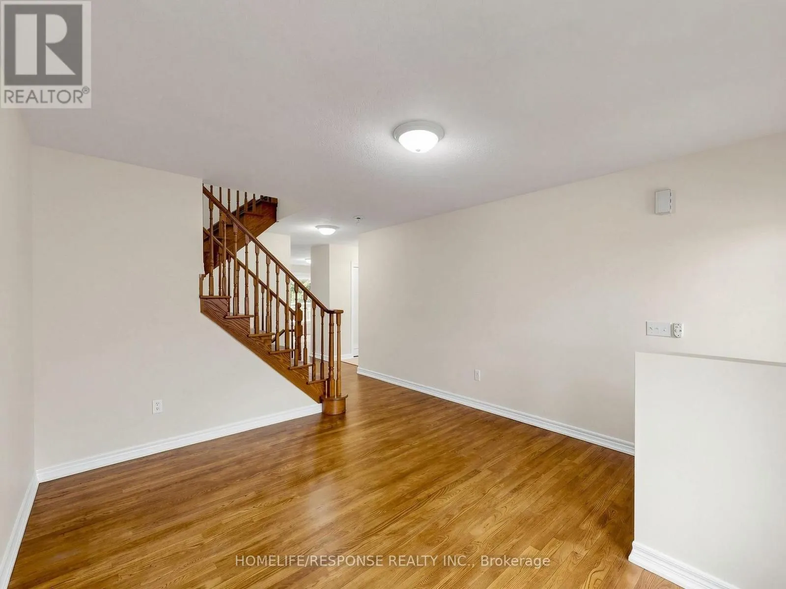 32 - 800 WEST RIDGE BOULEVARD