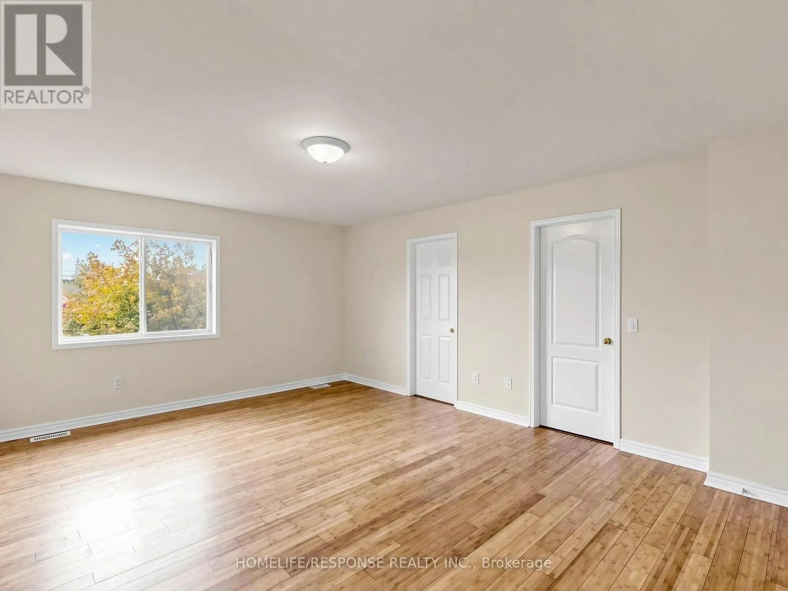 32 - 800 WEST RIDGE BOULEVARD